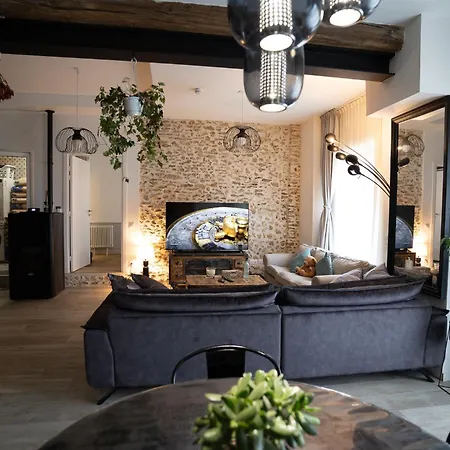 Jolie Maison Dans La Foret *